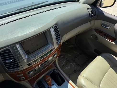 Used 2005 Lexus LX 470 4WD image 27