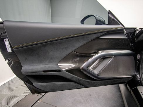 Used 2025 Ferrari 12Cilindri RWD image 33
