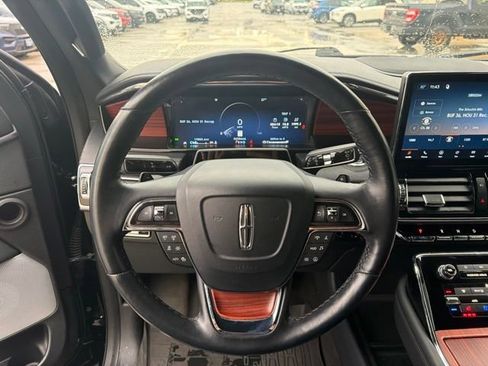 Used 2024 Lincoln Navigator L Reserve AWD/4WD image 25