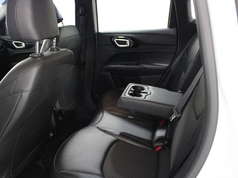 Used 2025 Jeep Compass Latitude w/ Altitude Special Edition image 20