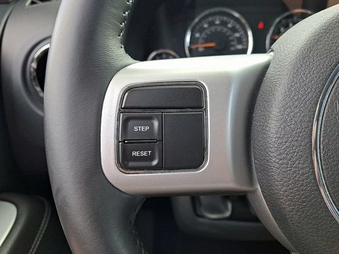 Used 2016 Jeep Compass Latitude AWD/4WD image 21