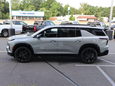 Used 2024 Chevrolet Traverse RS AWD/4WD image 7