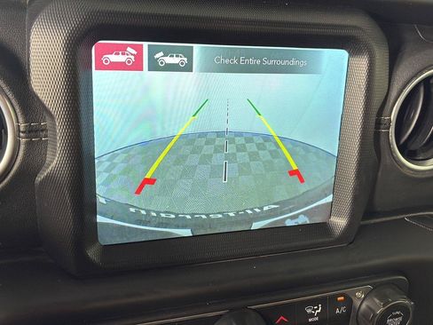 Used 2021 Jeep Wrangler Unlimited Rubicon 4xe w/ Cold Weather Group AWD/4WD image 10
