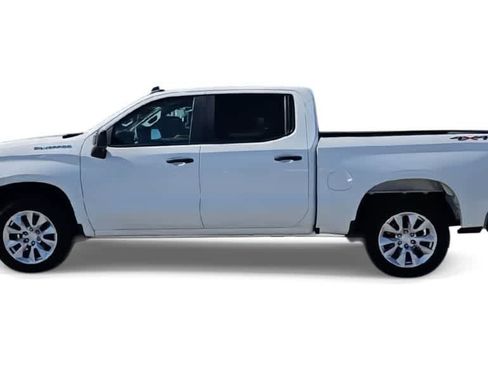 Used 2020 Chevrolet Silverado 1500 Custom w/ Custom Value Package image 5
