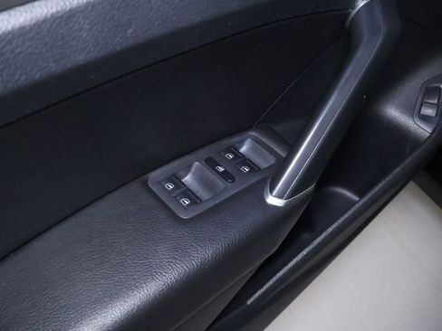 Used 2021 Volkswagen Passat 2.0T SE image 10