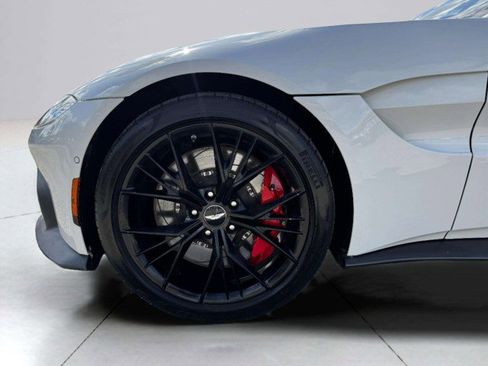 Used 2023 Aston Martin V8 Vantage Coupe image 44