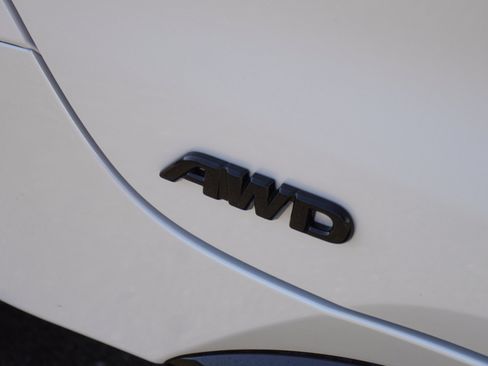 Used 2025 Toyota Corolla SE AWD/4WD image 6