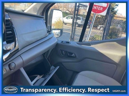 Used 2023 Ford Transit 350 XLT image 32