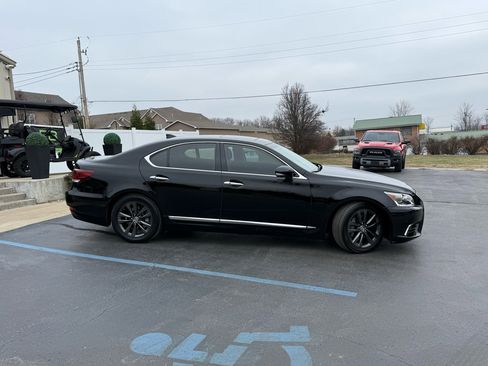Used 2014 Lexus LS 460 AWD image 2