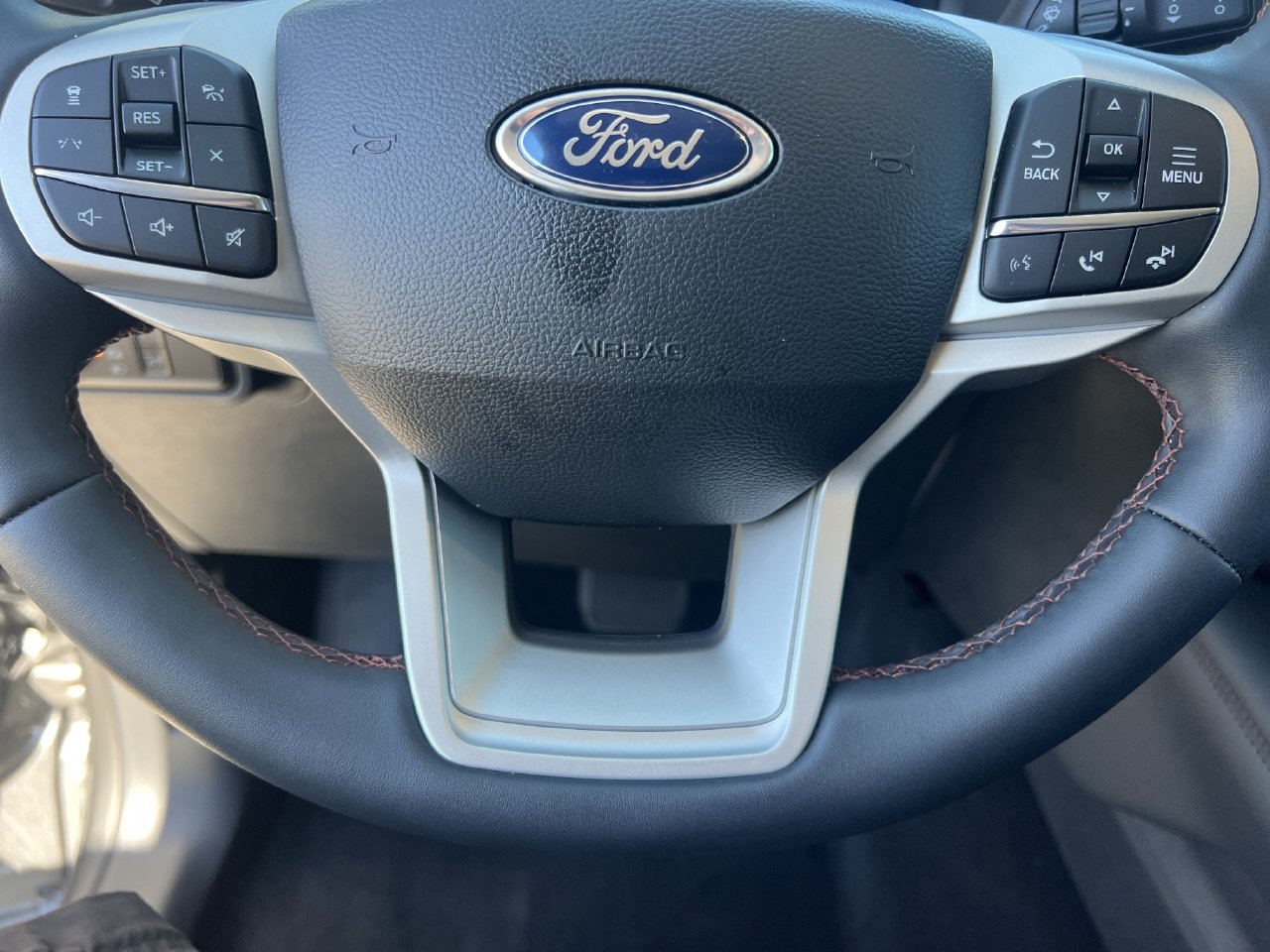 New 2026 Ford Explorer Active RWD image 9