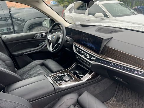 Used 2024 BMW X7 xDrive40i AWD/4WD image 6