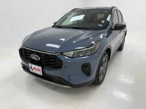Used 2025 Ford Escape ST-Line w/ Tech Pack #1 FWD image 4