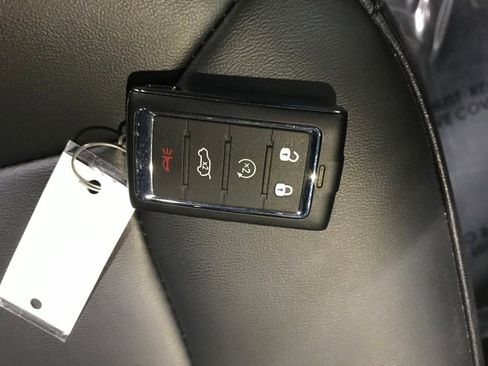 Used 2025 Jeep Grand Cherokee Limited image 44