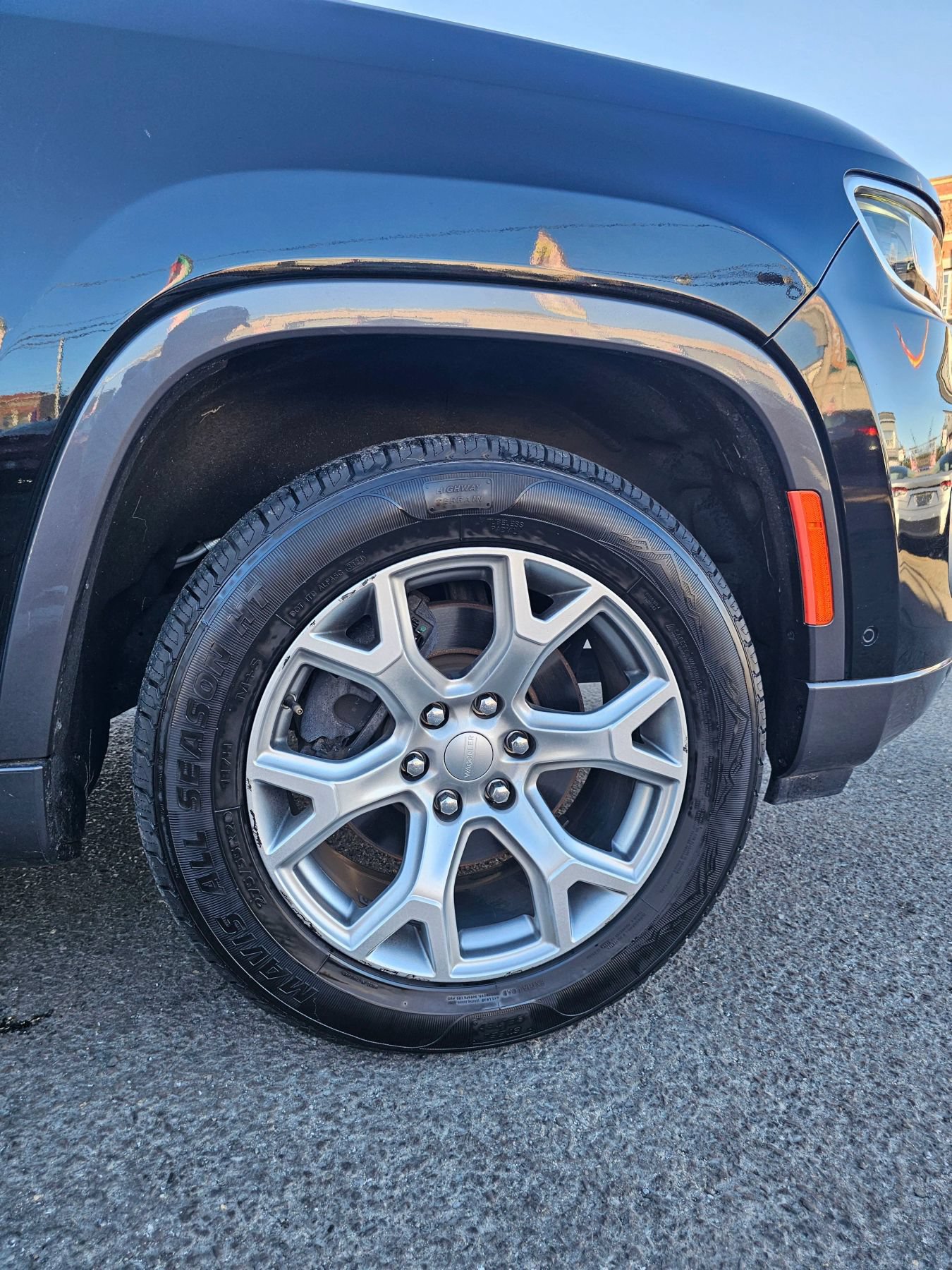 Used 2022 Jeep Wagoneer Series II AWD/4WD image 38