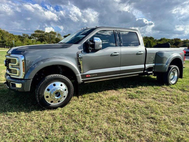 Used 2026 Ford F450 Platinum w/ Platinum Plus Package AWD/4WD image 1