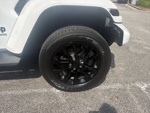 Used 2021 Jeep Wrangler Unlimited Sahara AWD/4WD image 25