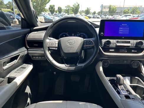 Used 2024 Toyota Grand Highlander AWD Hybrid image 16