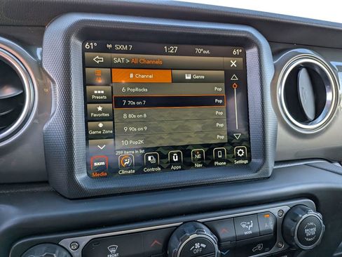 Used 2022 Jeep Wrangler Unlimited Sahara AWD/4WD image 18