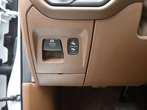 Used 2020 RAM 1500 Laramie AWD/4WD image 16