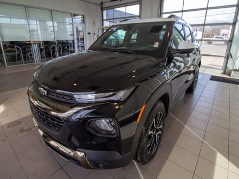Used 2021 Chevrolet TrailBlazer ACTIV w/ Convenience Package image 2