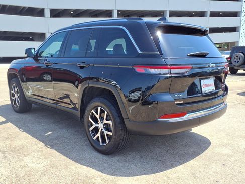 Used 2024 Jeep Grand Cherokee Limited AWD/4WD image 4