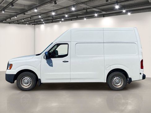 Used 2018 Nissan NV 3500 S RWD image 4
