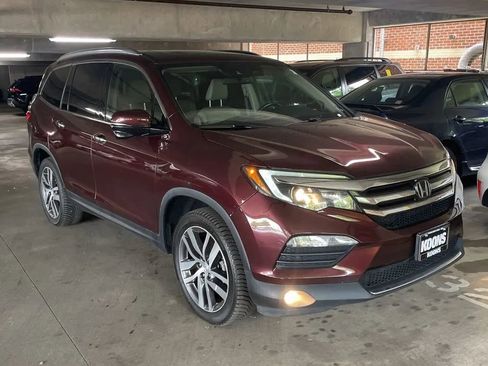 Used 2017 Honda Pilot Touring image 13