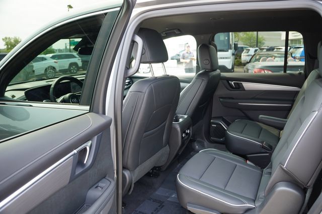 Used 2026 Buick Enclave Preferred AWD/4WD image 16