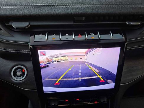 Used 2024 Jeep Grand Cherokee L Limited image 19