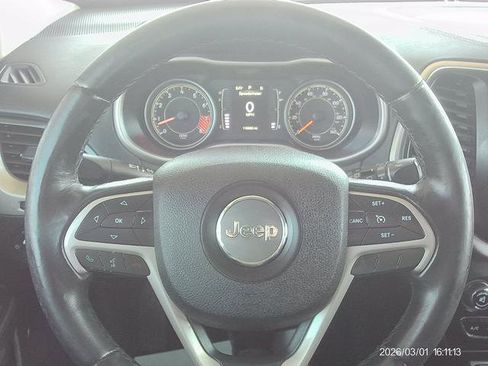Used 2015 Jeep Cherokee Latitude w/ Comfort/Convenience Group AWD/4WD image 10