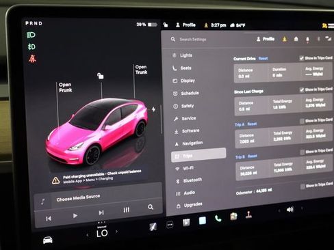 Used 2023 Tesla Model Y Performance AWD/4WD image 32