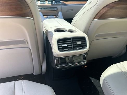 Certified 2024 Mercedes-Benz GLS 450 4MATIC image 27