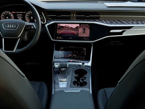 Used 2025 Audi A6 Premium Plus image 30