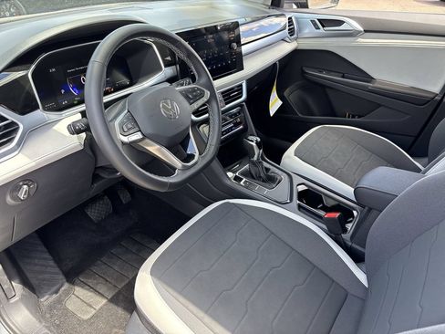 New 2026 Volkswagen Taos SE FWD image 14