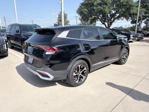 Used 2023 Kia Sportage EX FWD image 3
