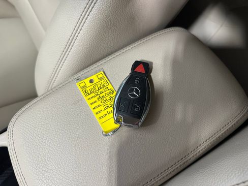 Used 2019 Mercedes-Benz GLA 250 4MATIC image 30
