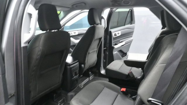 Used 2023 Ford Explorer XLT AWD/4WD image 14