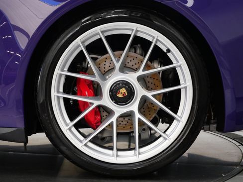 Used 2018 Porsche 911 Targa 4 GTS image 11