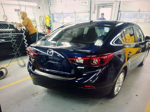 Used 2017 MAZDA MAZDA3 Grand Touring w/ Premium Equipment Package image 6