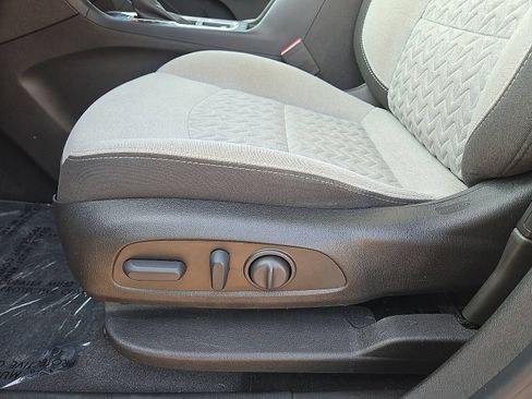 Used 2022 Chevrolet Equinox LT FWD image 24