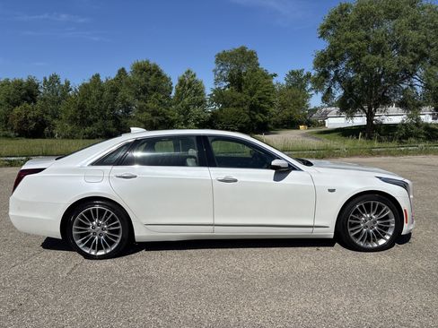 Used 2018 Cadillac CT6 Premium Luxury w/ Super Cruise Package AWD/4WD image 2