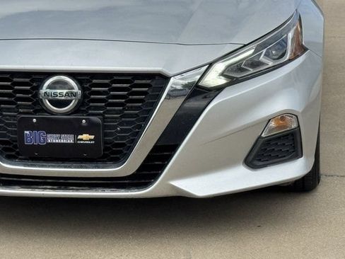 Used 2022 Nissan Altima 2.5 SV FWD image 9