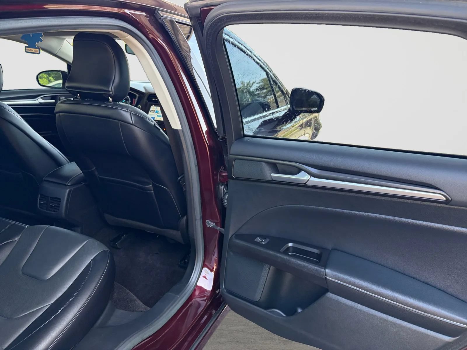 Used 2017 Ford Fusion Titanium FWD image 17