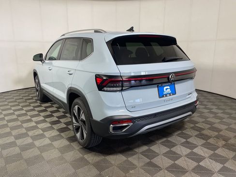 New 2026 Volkswagen Taos SE image 6