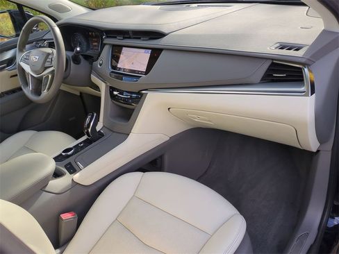 Used 2021 Cadillac XT5 Premium Luxury image 30