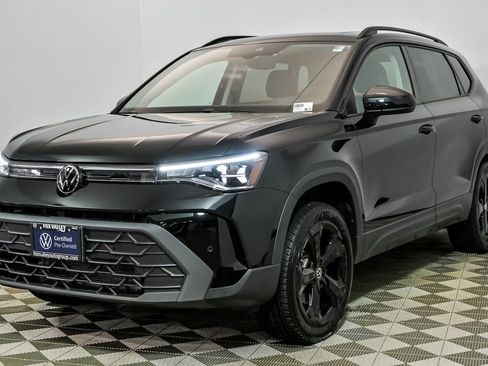 Used 2025 Volkswagen Taos SE image 5