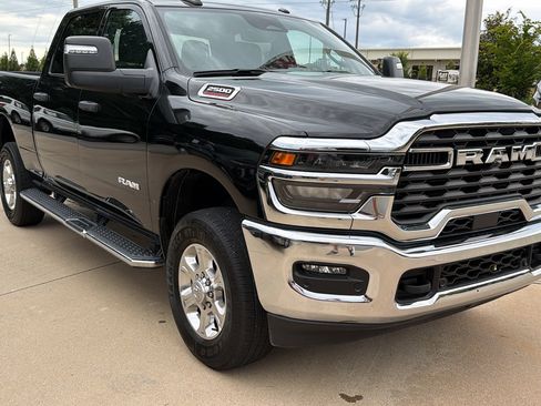 Used 2025 RAM 2500 Big Horn AWD/4WD image 5