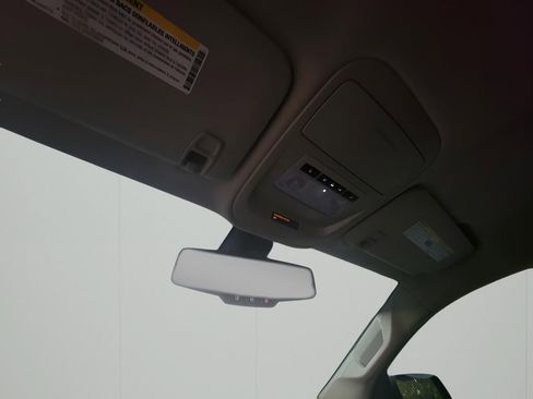 Used 2018 GMC Canyon SLE w/ SLE Convenience Package image 26