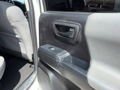 Used 2019 Toyota Tacoma SR w/ SR Convenience Package AWD/4WD image 10