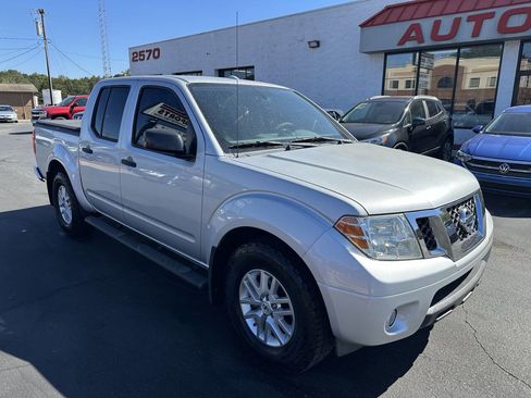 Used 2014 Nissan Frontier SV w/ SV Value Truck Package image 3